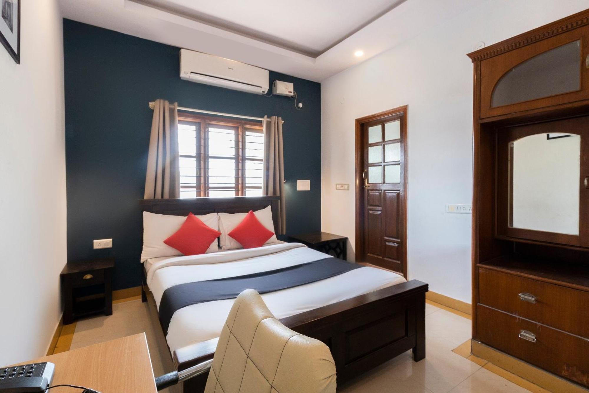 Collection O Victorian Comforts Bangalore Extérieur photo